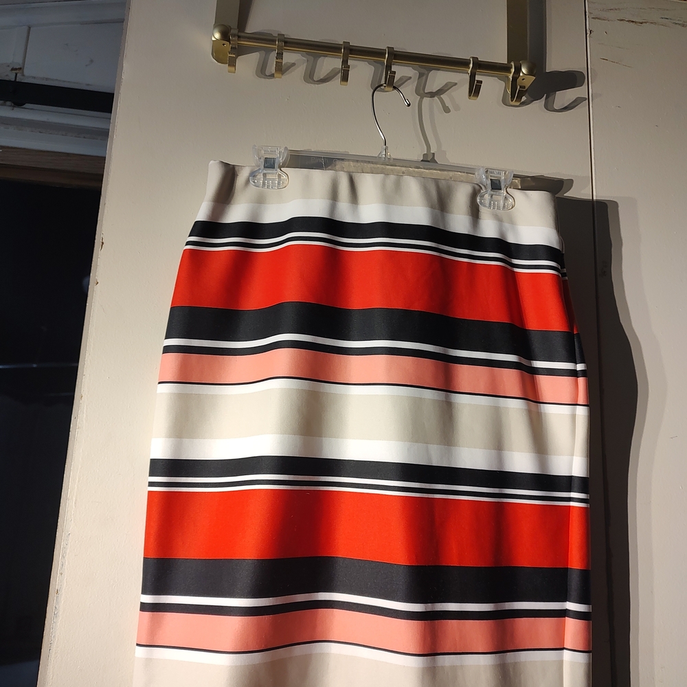 Elegant Striped Pencil Skirt